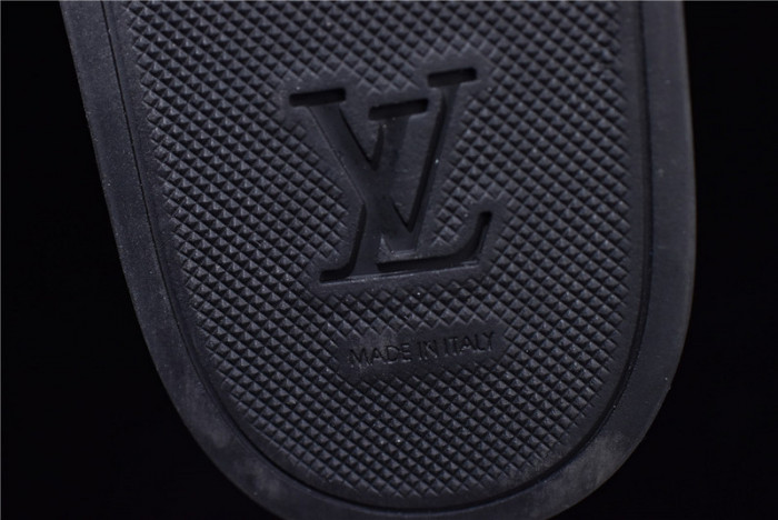 L1VV SANDALS