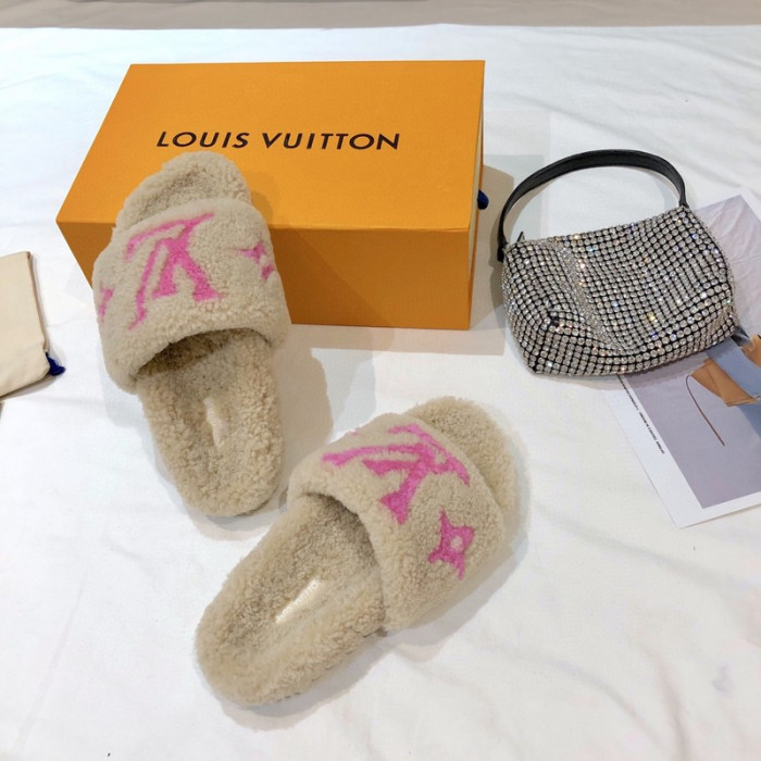 L1VV SANDALS