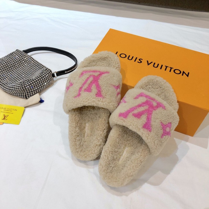 L1VV SANDALS