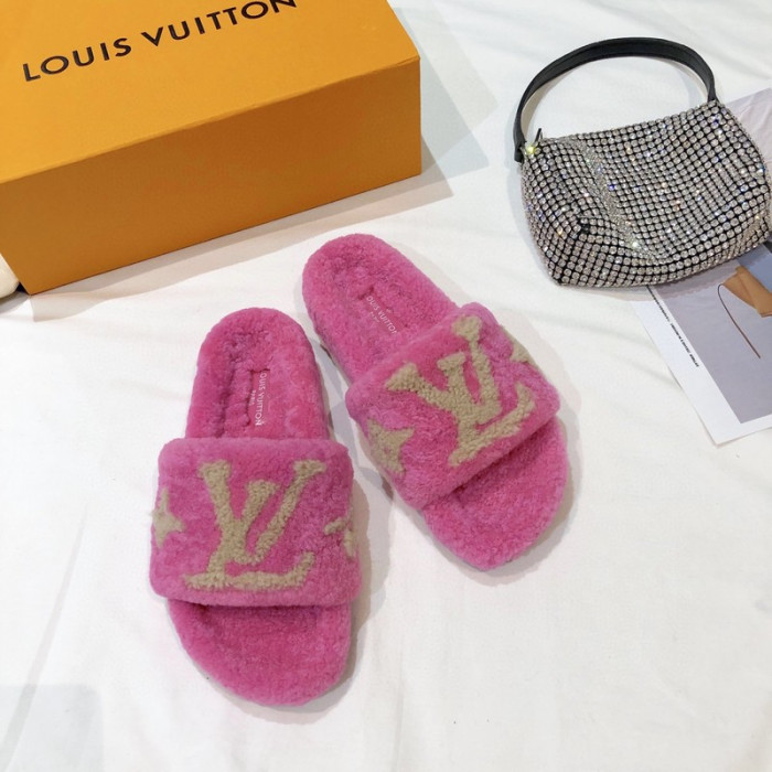 L1VV SANDALS