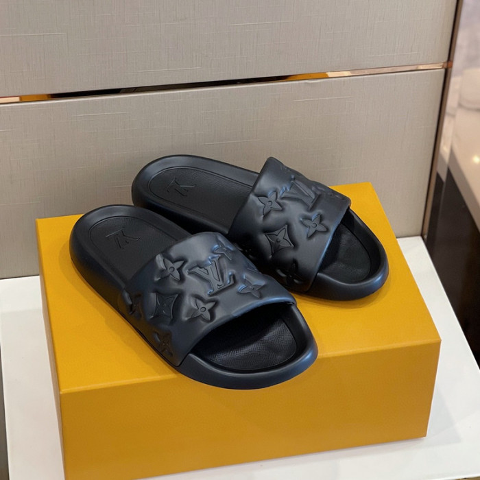 L1VV SANDALS