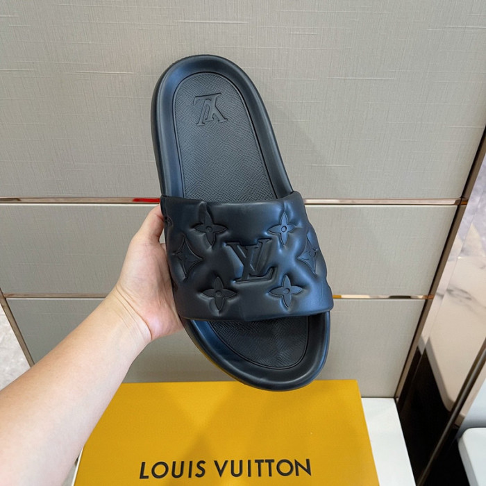 L1VV SANDALS
