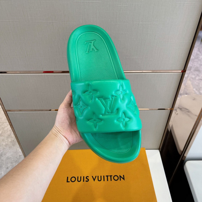 L1VV SANDALS
