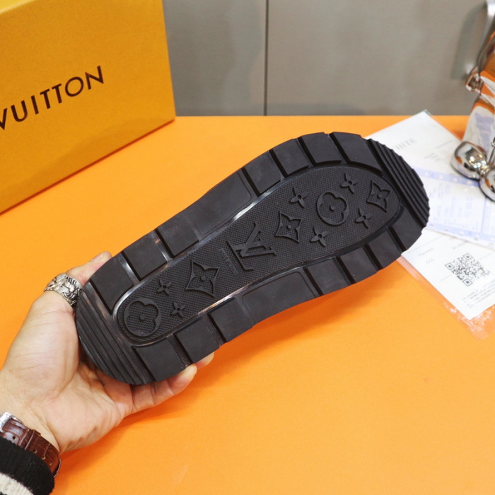 L1VV SANDALS