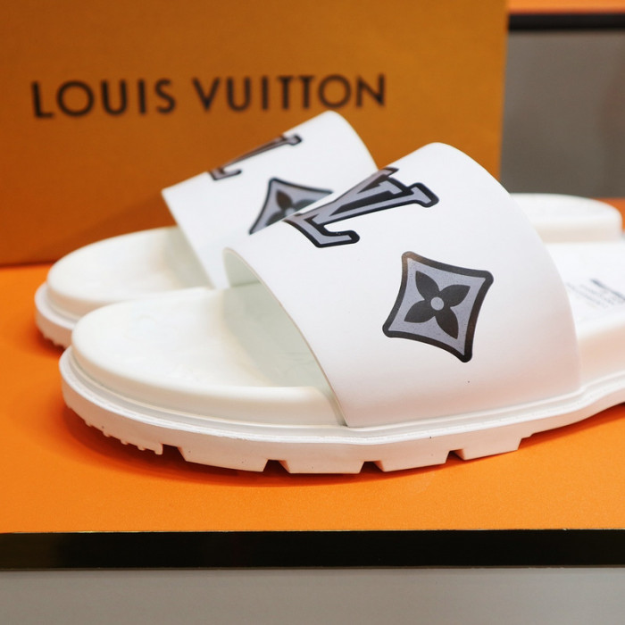 L1VV SANDALS