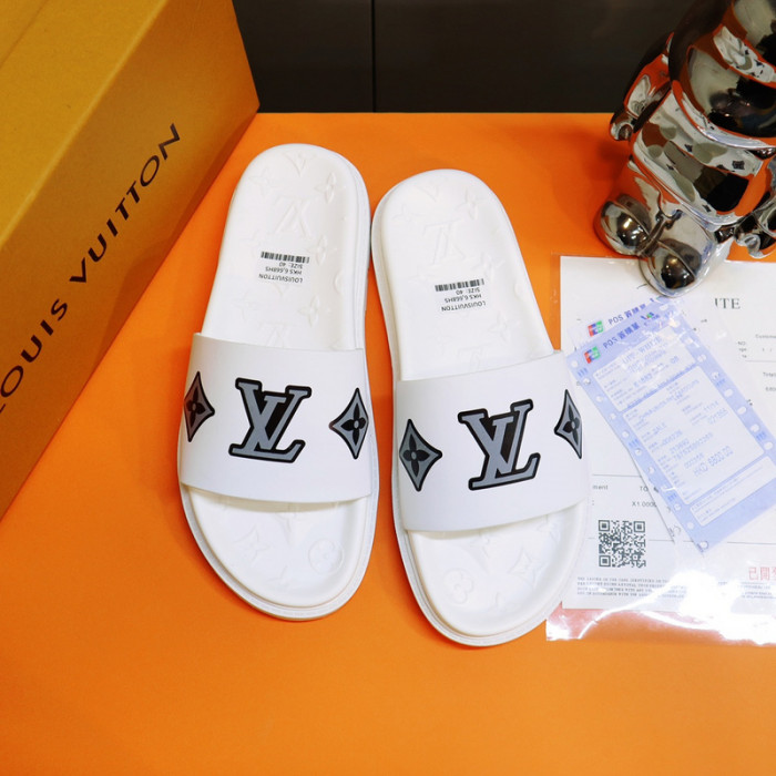 L1VV SANDALS