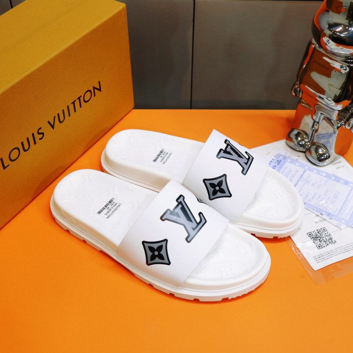 L1VV SANDALS