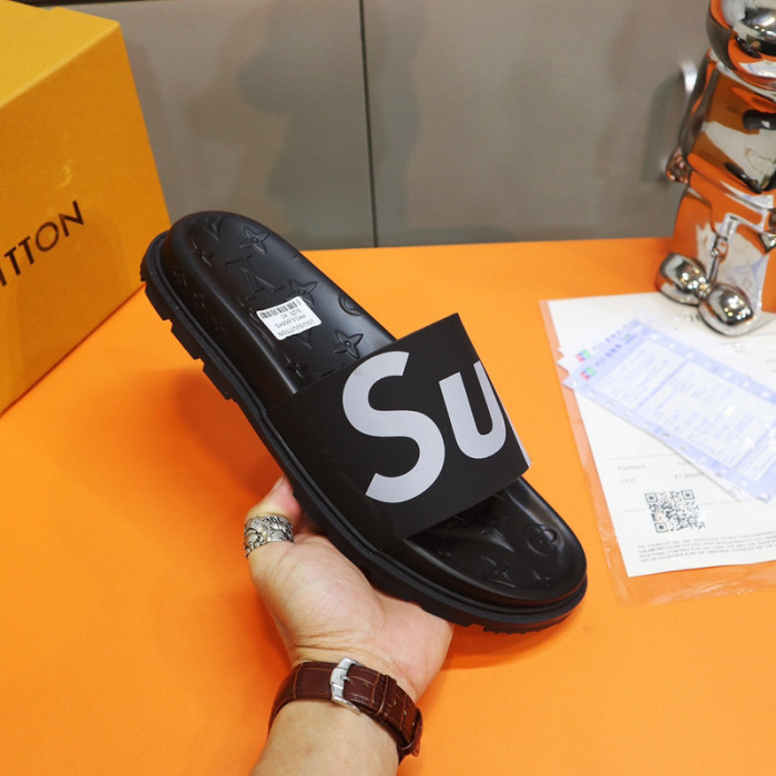 L1VV SANDALS