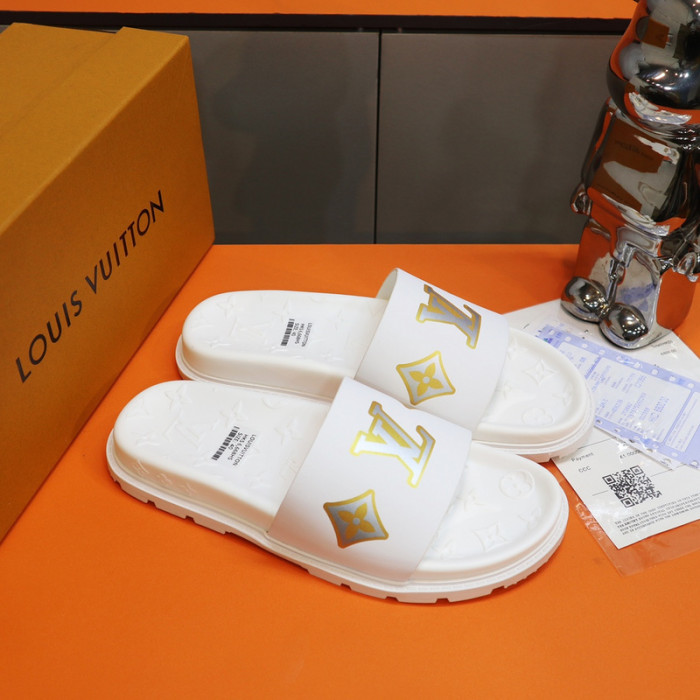 L1VV SANDALS