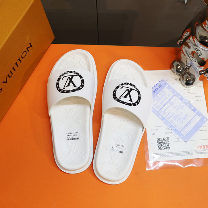 L1VV SANDALS