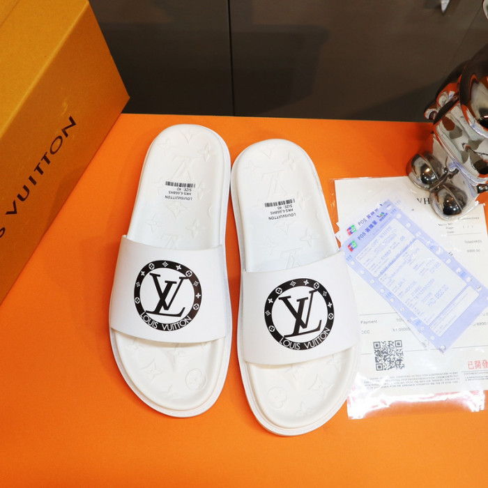 L1VV SANDALS
