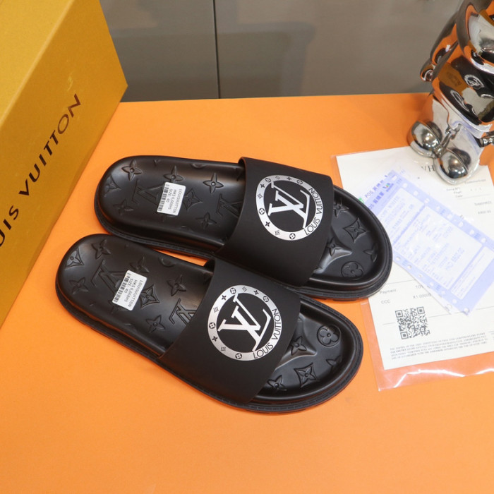 L1VV SANDALS