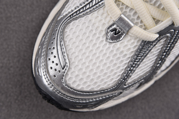 New Balance 1906R Silver Black M1906RER