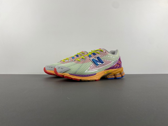 New Balance 1906R 