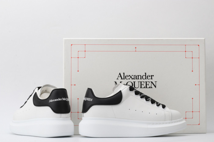 ALEXANDER MCQUEEN SNEAKERS