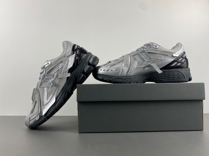 New Balance 1906A Silver U1906AAF