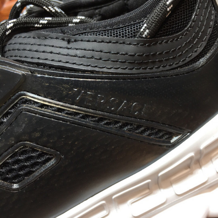 VERSA CHAIN REACTION SNEAKERS