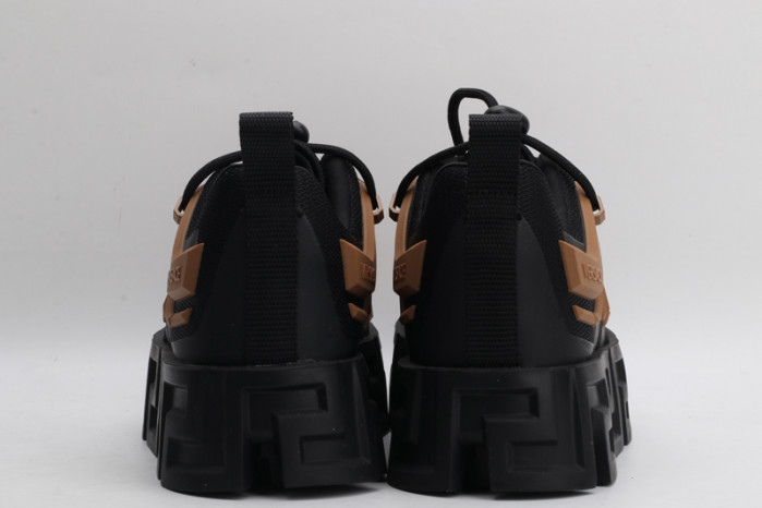 VERSA SNEAKERS