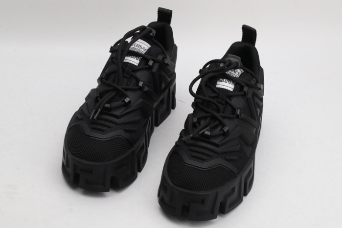 VERSA SNEAKERS
