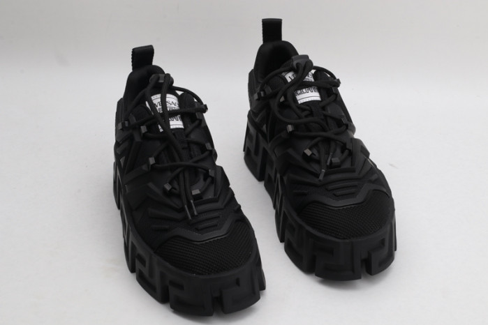 VERSA SNEAKERS