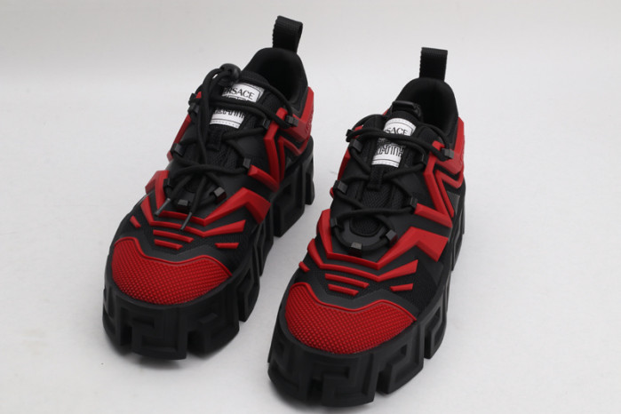 VERSA SNEAKERS