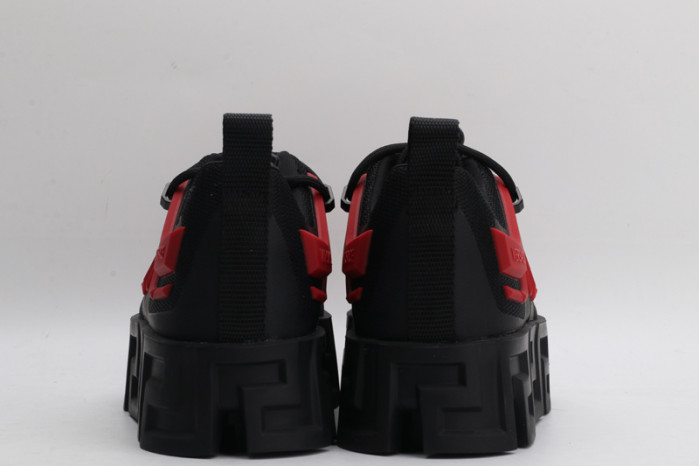 VERSA SNEAKERS