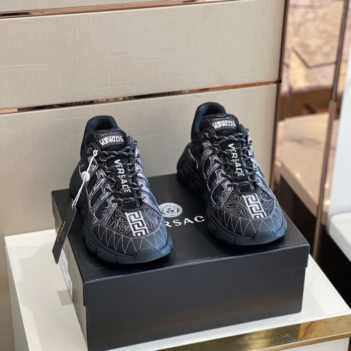 VERSA CHAIN REACTION SNEAKERS