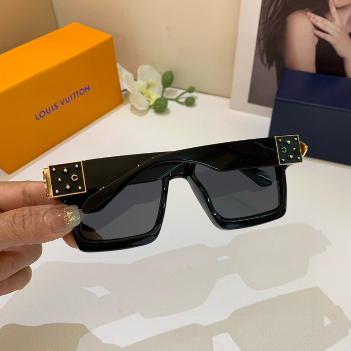 L1VV Sunglasses